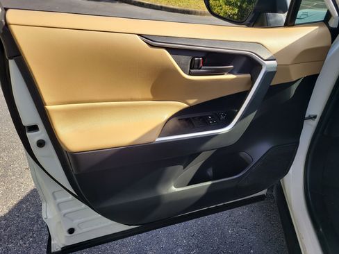 Certified 2022 Toyota RAV4 LE image 17