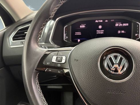 Used 2021 Volkswagen Tiguan SEL image 14