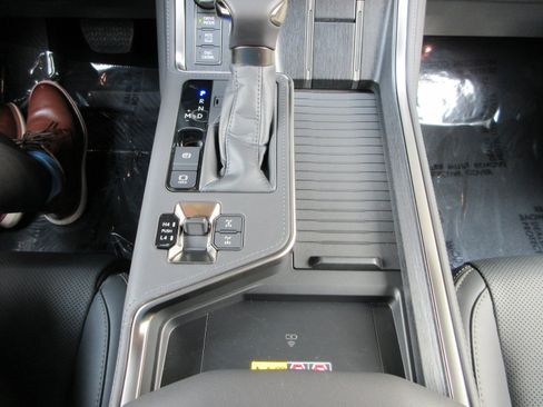 Used 2026 Lexus GX 550 AWD/4WD image 48