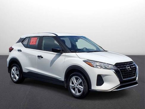 Certified 2025 Nissan Kicks Play S FWD image 1