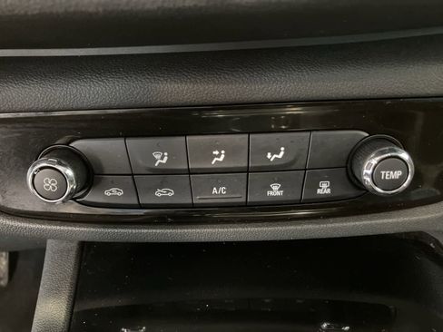 Used 2018 Buick Regal Preferred w/ Sights and Sounds Package image 19