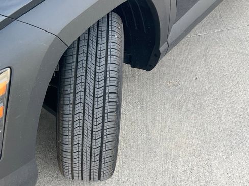 Used 2025 Hyundai Kona SEL image 2