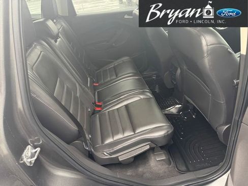 Used 2018 Ford Escape Titanium image 17