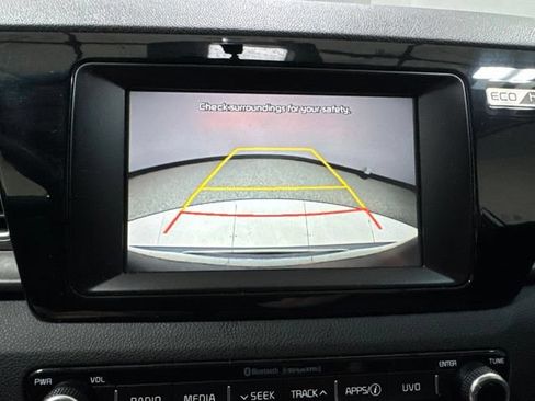 Used 2018 Kia Niro FE FWD image 25
