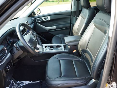 Certified 2024 Ford Explorer XLT w/ Equipment Group 202A AWD/4WD image 15