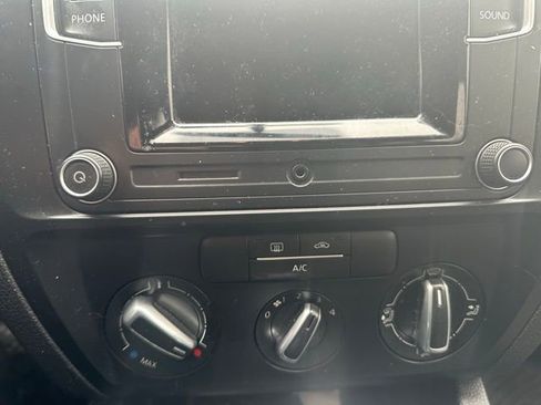 Used 2018 Volkswagen Jetta S image 12