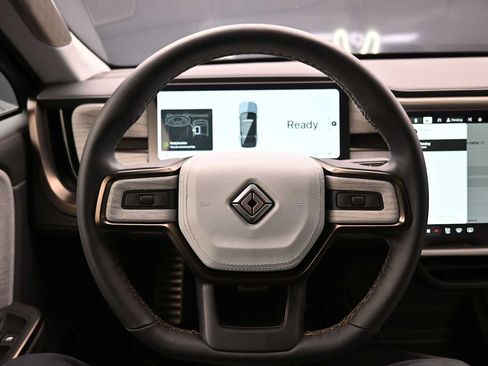 Used 2025 Rivian R1S Premium AWD/4WD image 7