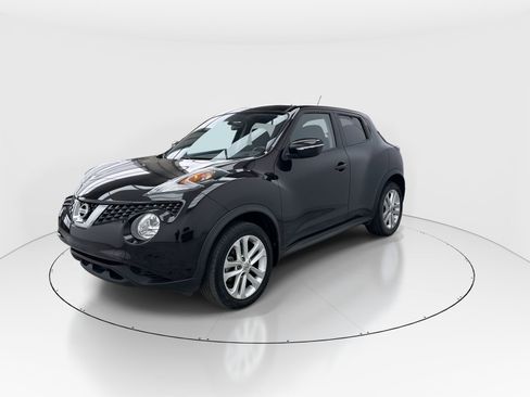 Used 2016 Nissan Juke SV image 4