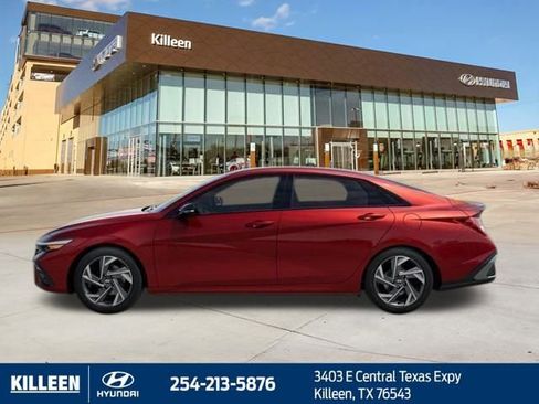 Used 2025 Hyundai Elantra Sport FWD image 4