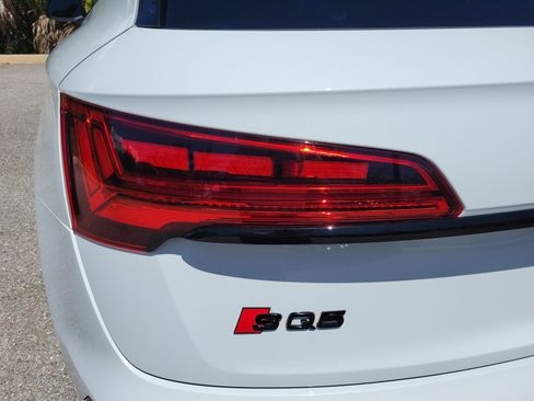 Used 2021 Audi SQ5 Prestige AWD/4WD image 10