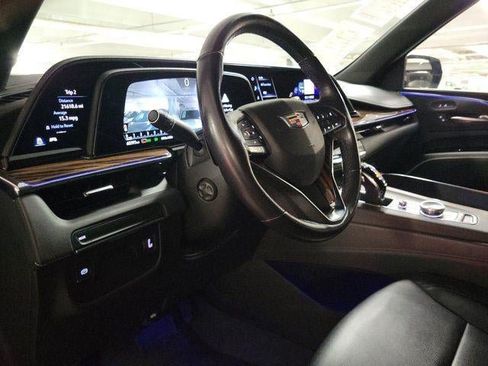 Used 2023 Cadillac Escalade Luxury RWD image 9