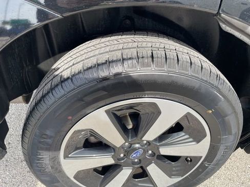 Used 2018 Subaru Forester 2.5i Premium w/ All-Weather Package image 11