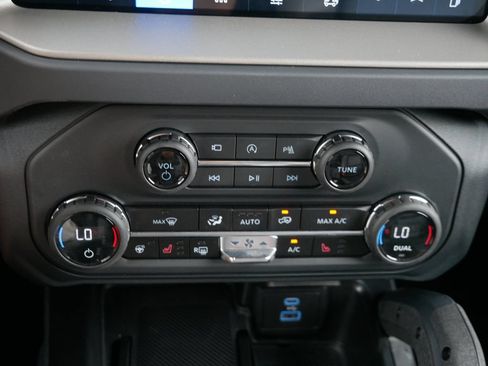 Used 2025 Ford Bronco Outer Banks w/ Sasquatch Package AWD/4WD image 22