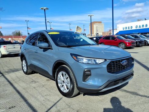 Used 2023 Ford Escape Active w/ Tech Pack #2 image 3