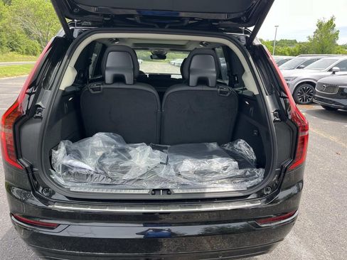 New 2026 Volvo XC90 T8 Ultra w/ Protection Package Premier AWD/4WD image 12