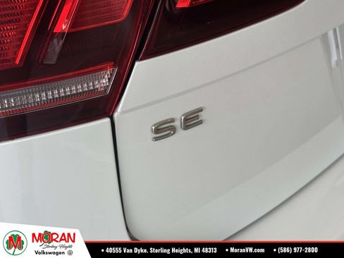 Certified 2023 Volkswagen Tiguan SE R-Line AWD/4WD image 10