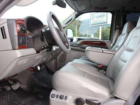 Used 2005 Ford F350 Lariat AWD/4WD image 14