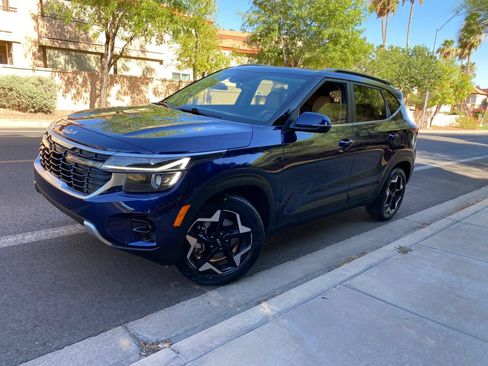 Used 2024 Kia Seltos EX AWD/4WD image 3