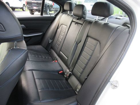Used 2019 BMW 330i xDrive Sedan w/ M Sport Package AWD/4WD image 19