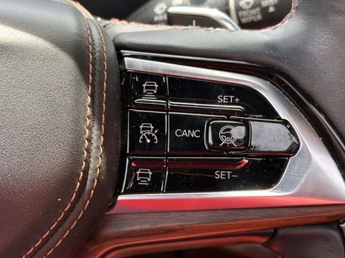 Used 2022 Jeep Grand Cherokee Summit w/ Luxury Tech Group V AWD/4WD image 23