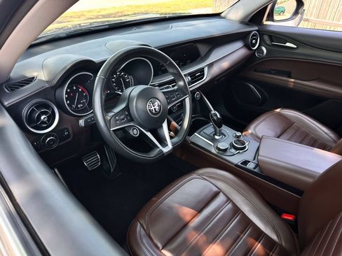 Used 2019 Alfa Romeo Stelvio Ti Lusso w/ Quick Order Package 22X Lusso AWD/4WD image 21