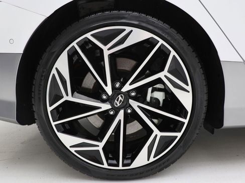 Used 2023 Hyundai Ioniq 6 Limited AWD/4WD image 9