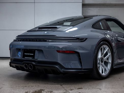 Certified 2025 Porsche 911 GT3 RWD image 27