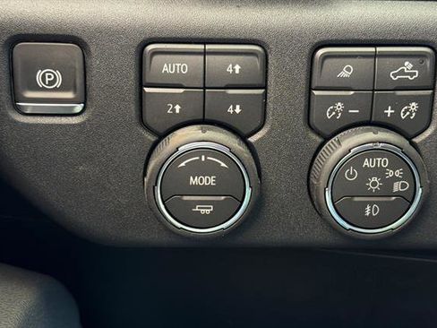 New 2026 Chevrolet Silverado 1500 High Country w/ Technology Package AWD/4WD image 31