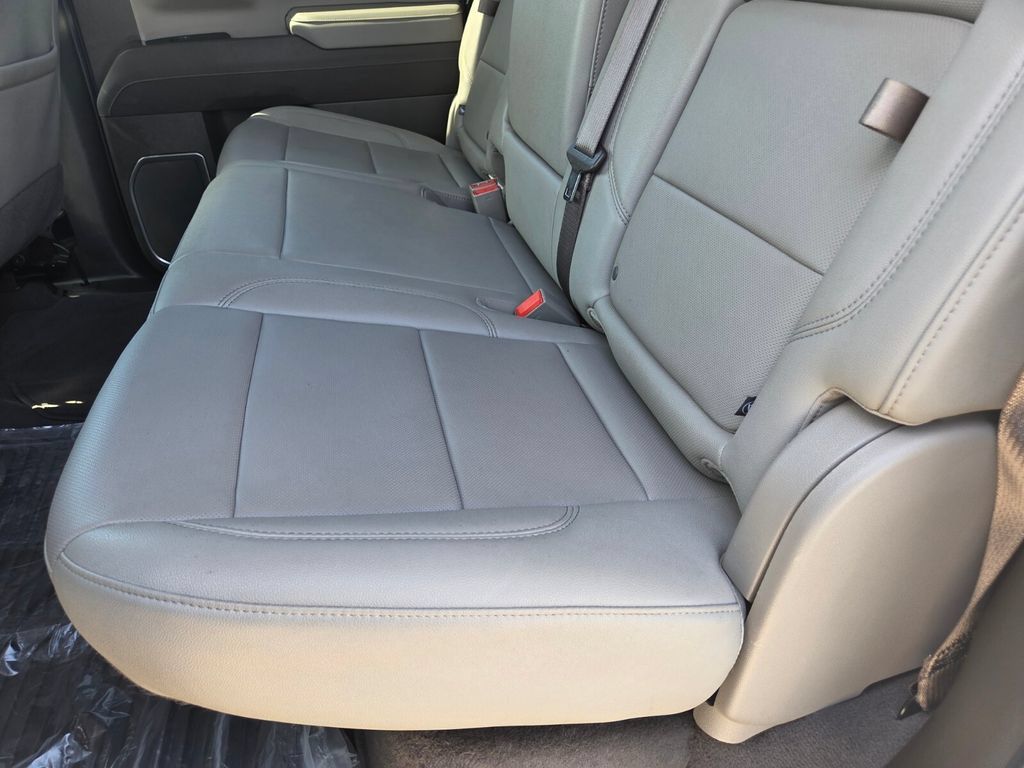 Used 2025 GMC Sierra 1500 SLT AWD/4WD image 22