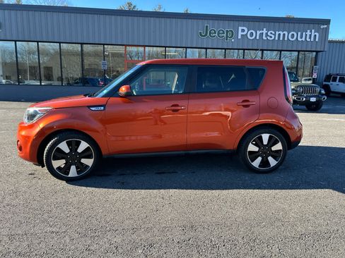 Used 2018 Kia Soul + image 16