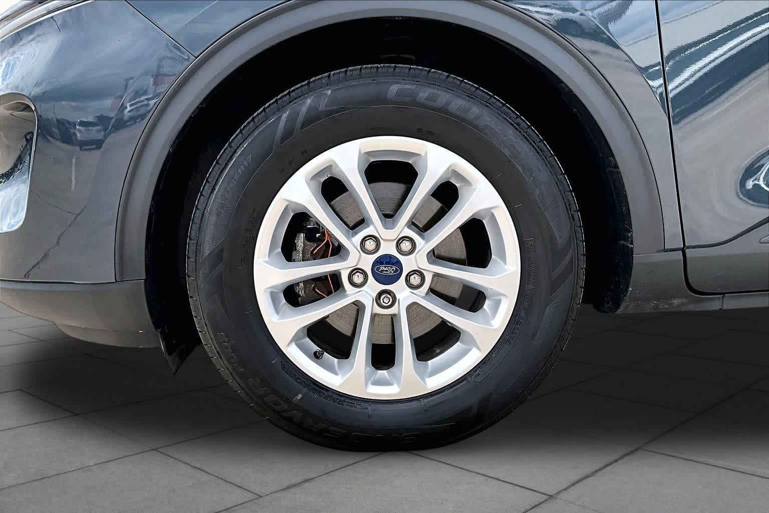Used 2022 Ford Escape SE FWD image 11
