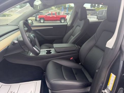 Used 2023 Tesla Model Y Long Range AWD/4WD image 9