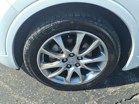 Used 2020 Buick Envision Essence w/ Experience Buick Package FWD image 9