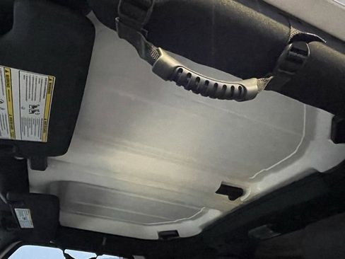 Used 2016 Jeep Wrangler Unlimited Rubicon w/ Dual Top Group image 34