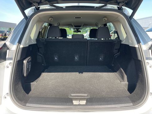 Used 2024 Nissan Rogue SV AWD/4WD image 17