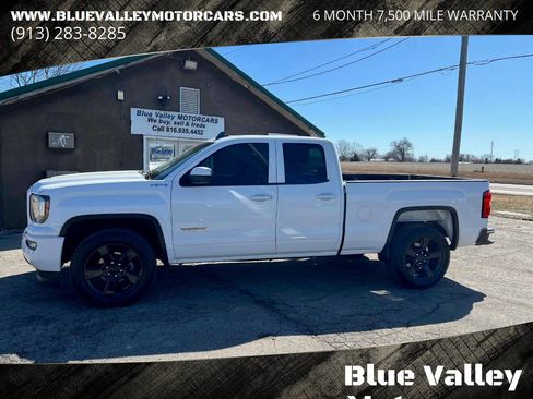 Used 2019 GMC Sierra 1500 Limited Elevation w/ Elevation Edition image 1