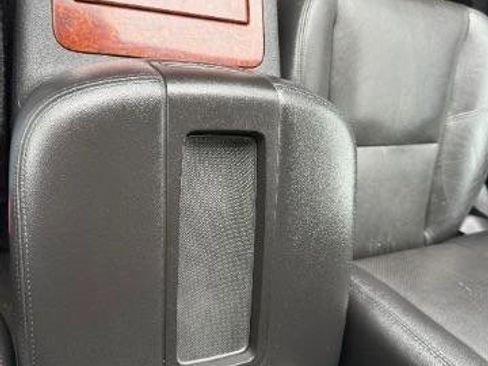 Used 2012 Chevrolet Avalanche LTZ AWD/4WD image 35