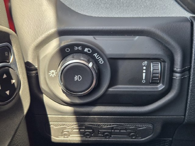 Used 2026 Jeep Wrangler Unlimited Sahara AWD/4WD image 29