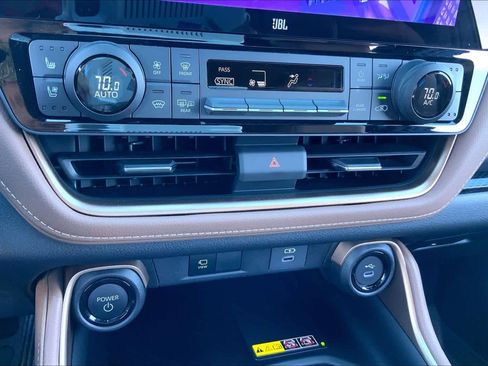 Used 2026 Toyota Grand Highlander AWD Hybrid image 32