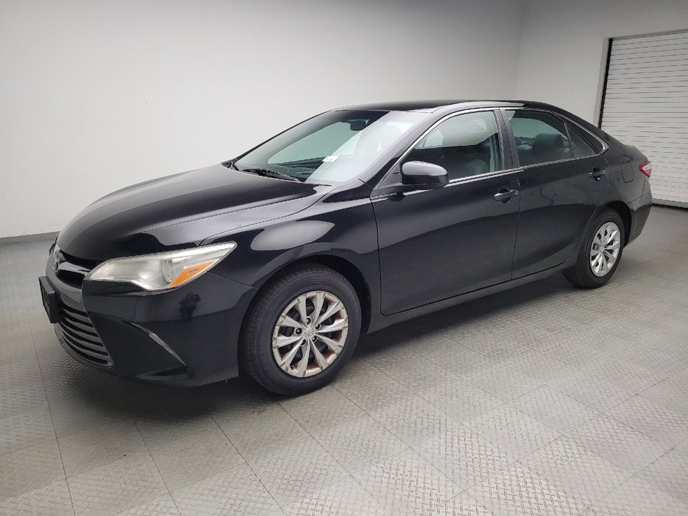 Used 2017 Toyota Camry LE FWD image 2