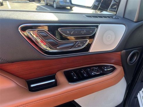 Certified 2021 Lincoln Navigator Reserve w/ Luxury Package image 17