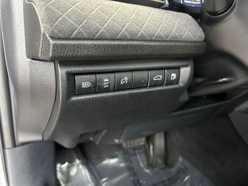 Used 2025 Toyota Camry XLE image 21