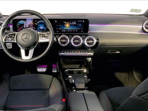 Used 2022 Mercedes-Benz A 220 4MATIC image 16