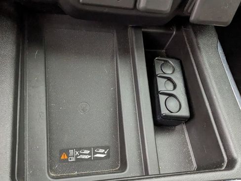 Used 2021 Chevrolet Silverado 3500 High Country image 32