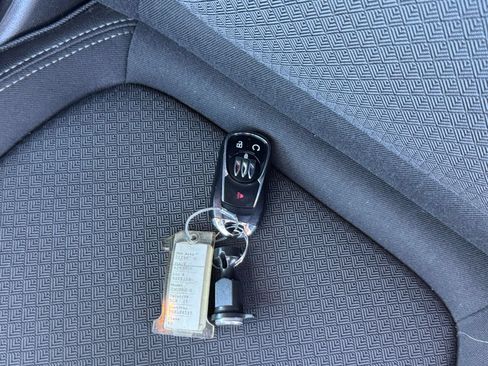 Used 2025 Buick Encore GX Preferred AWD/4WD image 21