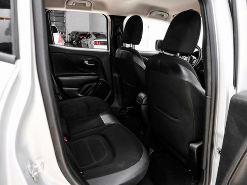 Used 2017 Jeep Renegade Altitude image 39