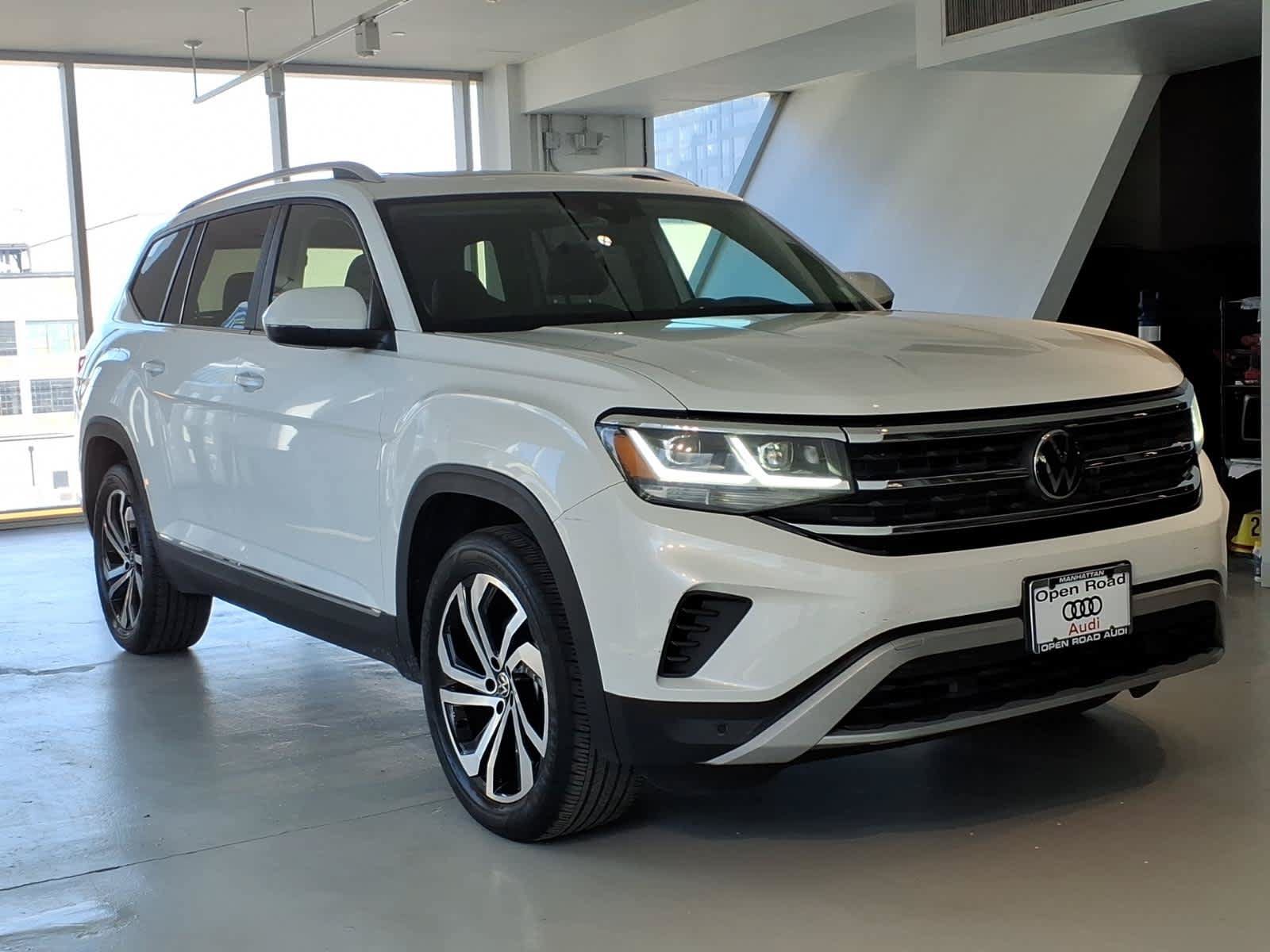 Used 2023 Volkswagen Atlas SEL AWD/4WD image 3