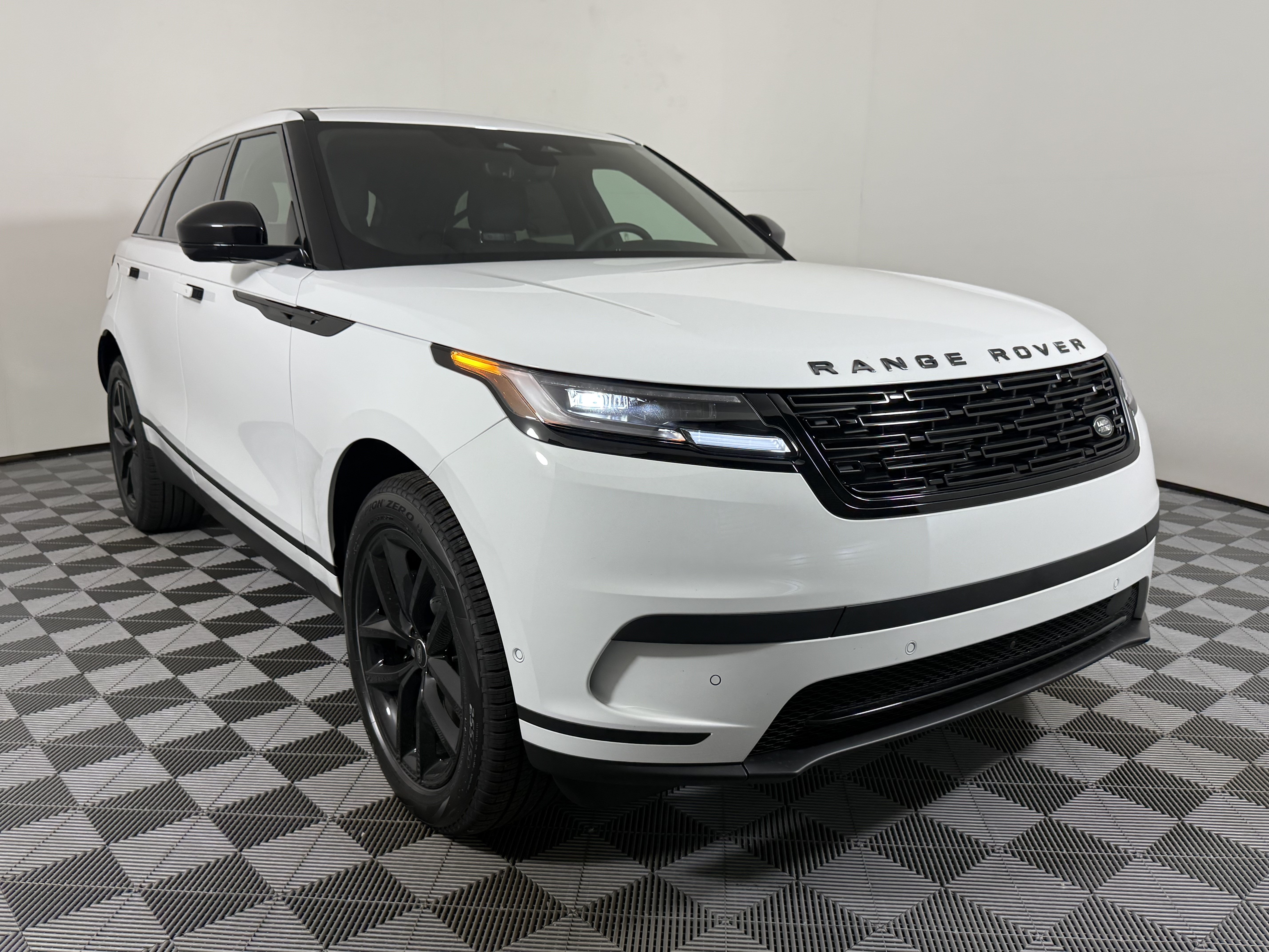 New 2026 Land Rover Range Rover Velar S AWD/4WD image 9