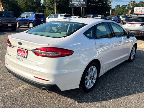 Used 2020 Ford Fusion SE image 5
