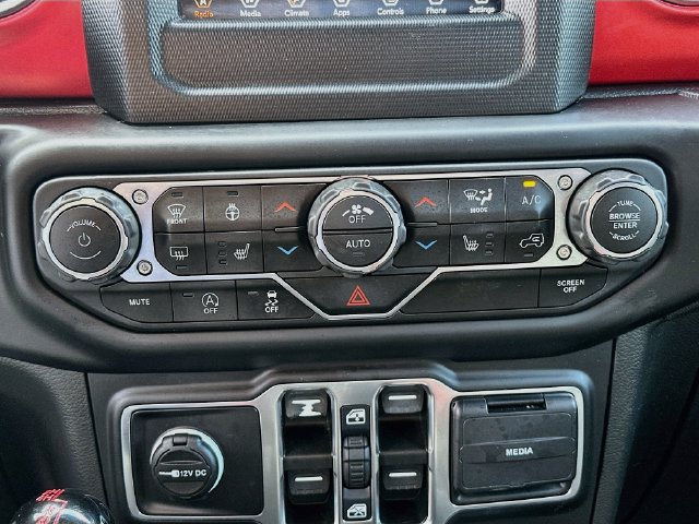 Used 2021 Jeep Gladiator Rubicon w/ Cold Weather Group AWD/4WD image 16